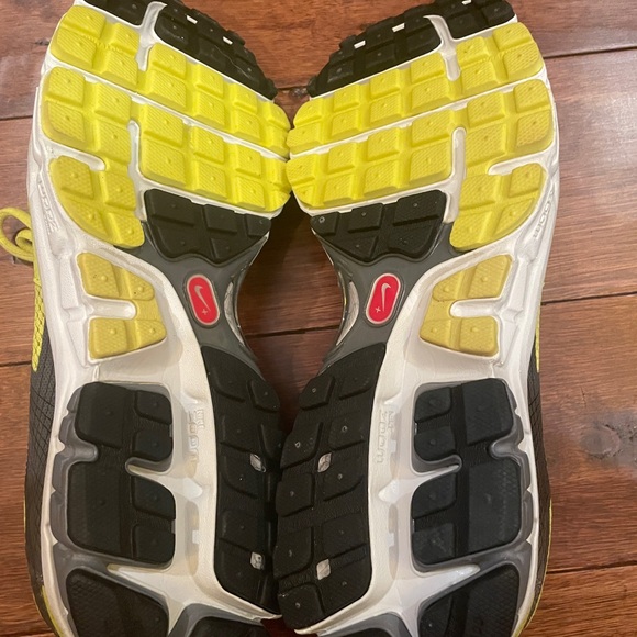 NWOT Men's Nike Structure 15 with FitSole size 9.5 Yellow and Black - Picture 4 of 10